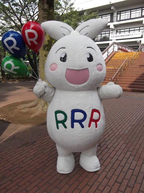 りー(Ree)ちゃんがポーズしている写真
