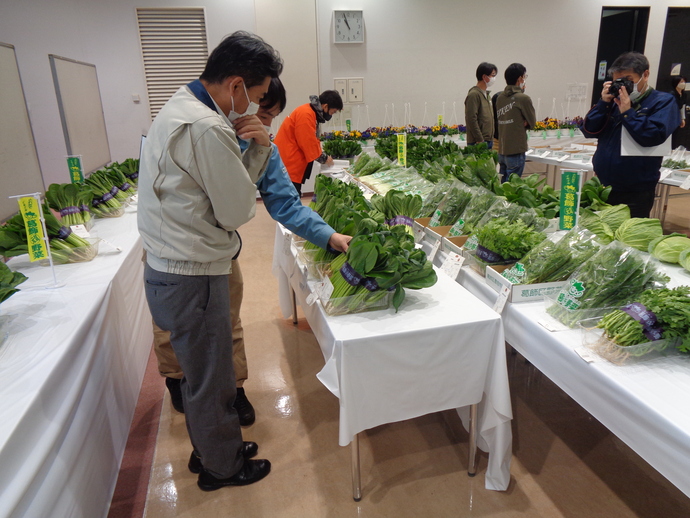 令和4年 秋野菜品評会審査会の様子