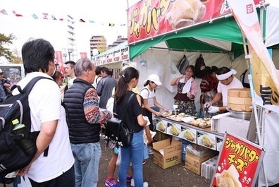 飲食スペースの様子　※今年の募集は移動販売車のみに限ります。