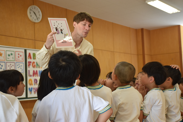 子供たちと馬