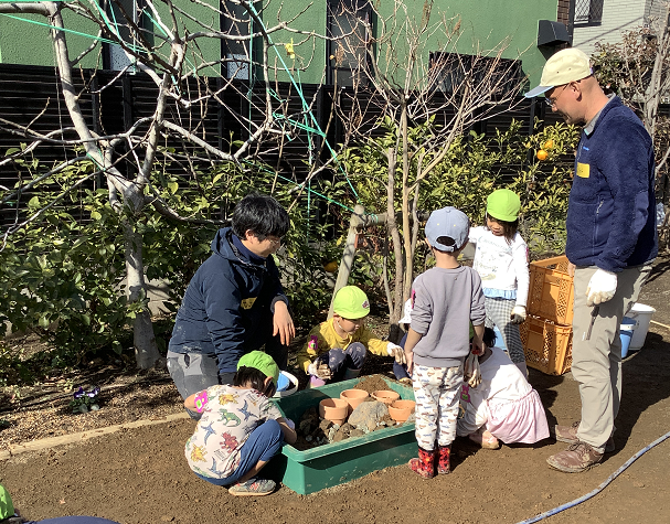 子供たちと馬